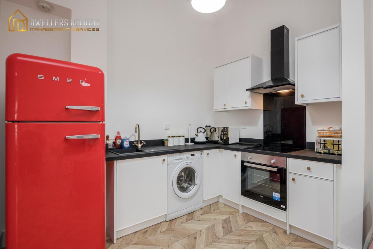 Entire 2 Bed Flat Plaistow,Canning Town Prime Location In Лондон Екстер'єр фото